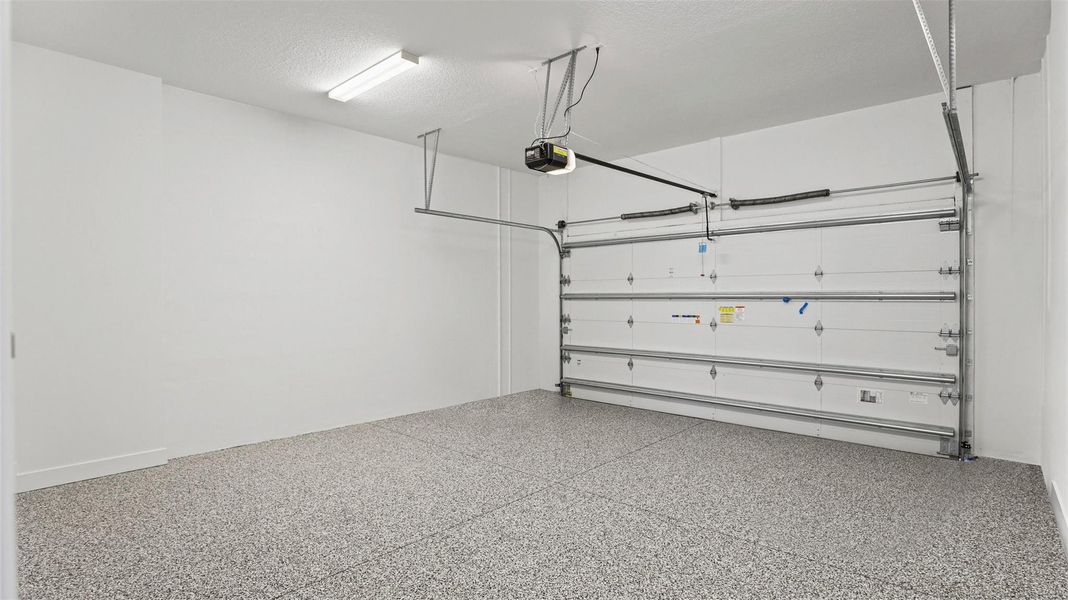 Spacious, unfurnished interior of a new home in , Palm Beach Gardens (Image 21).