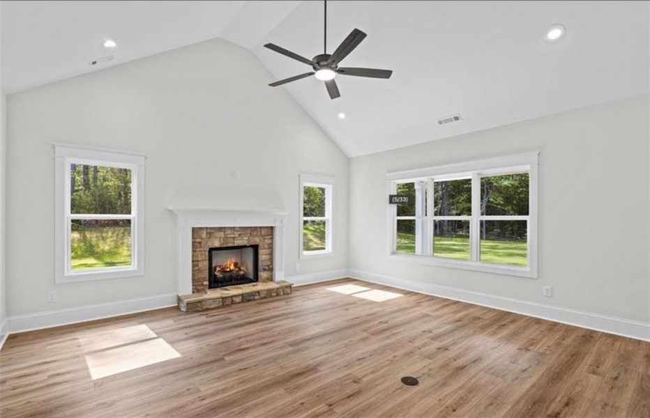Spacious, unfurnished interior of a new home in , Carrollton (Image 9).