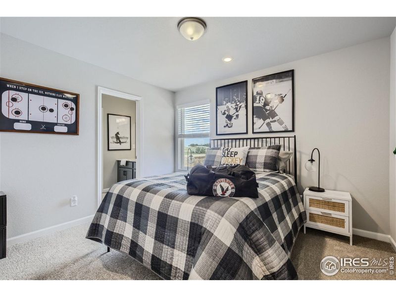 Secondary bedroom Secondary bedroom