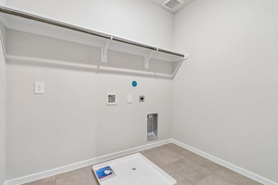 Spacious, unfurnished interior of a new home in Cole Creek Crossing, Houston (Image 17). Spacious, unfurnished interior of a new home in Cole Creek Crossing, Houston (Image 17).