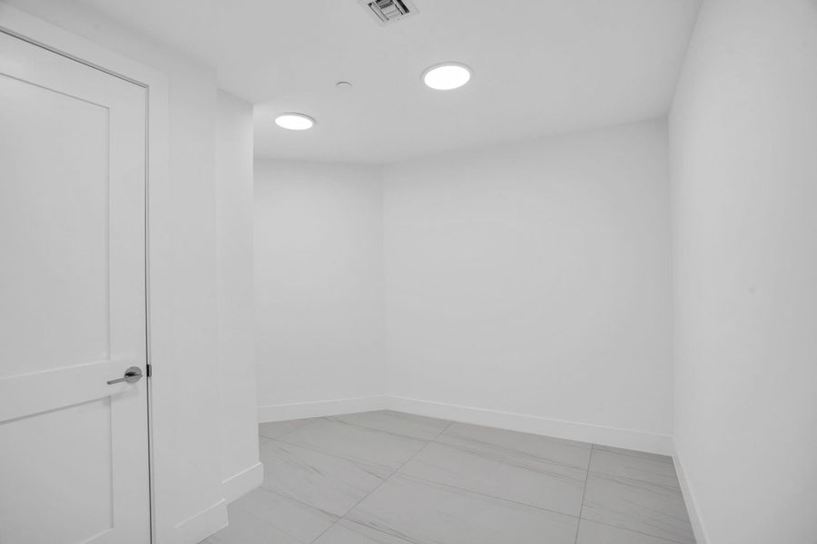 Owner's suite walk in closet