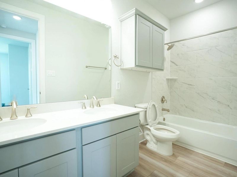 Furnished interior view inside a new home in Lago Mar, Texas City (Image 5).