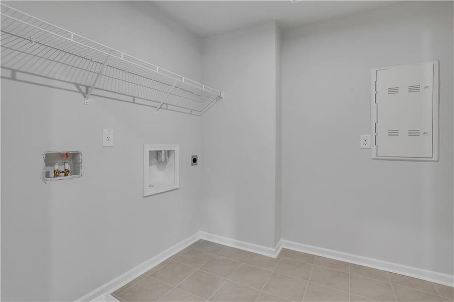 Spacious, unfurnished interior of a new home in Cambridge at Steels Bridge, Canton (Image 30).