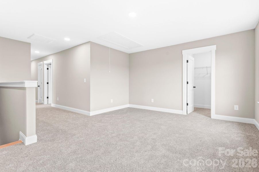 Spacious, unfurnished interior of a new home in , Lexington (Image 34).
