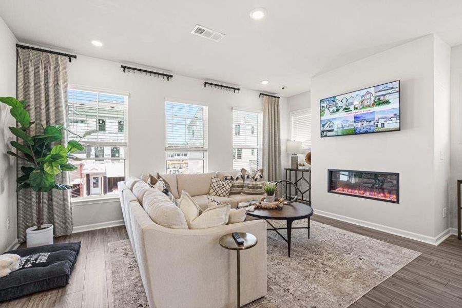 Furnished interior view inside a new home in Rosewood Farm, Lawrenceville (Image 12).