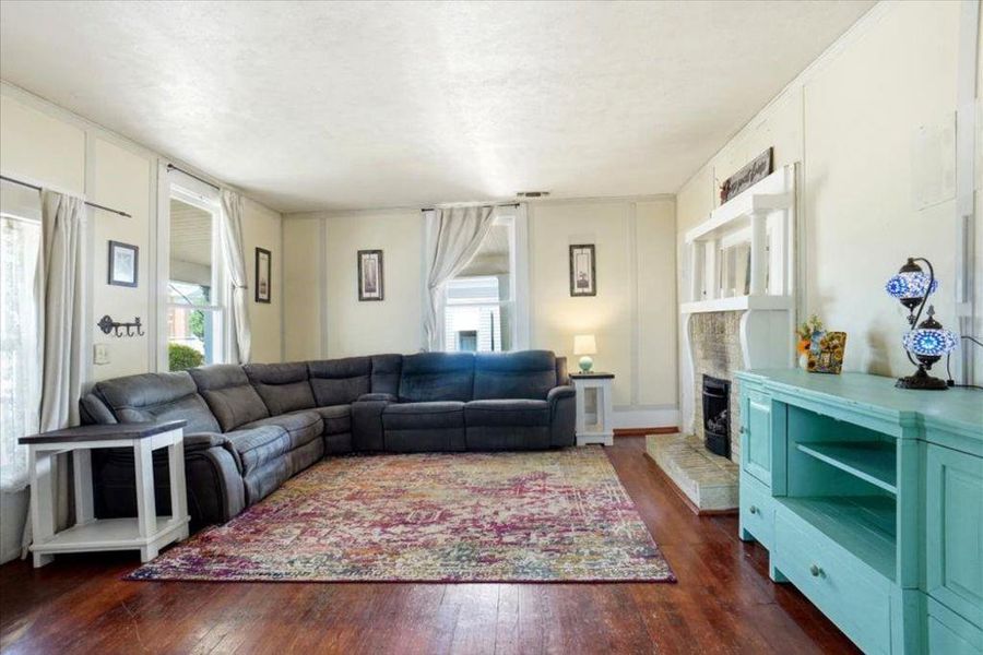 Furnished interior view inside a new home in , Itasca (Image 16).