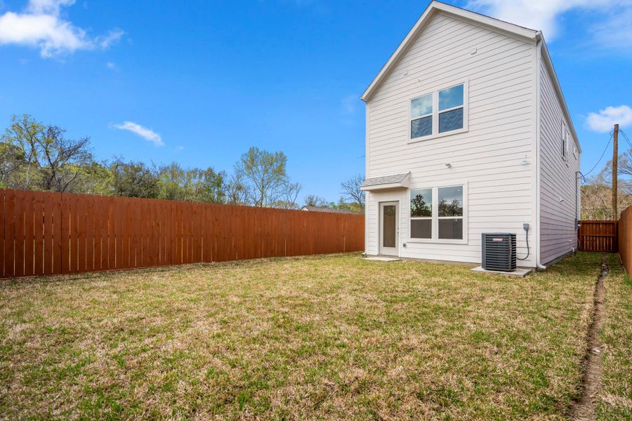 Front exterior of a new home in , Houston, TX, highlighting curb appeal (Image 19). Front exterior of a new home in , Houston, TX, highlighting curb appeal (Image 19).