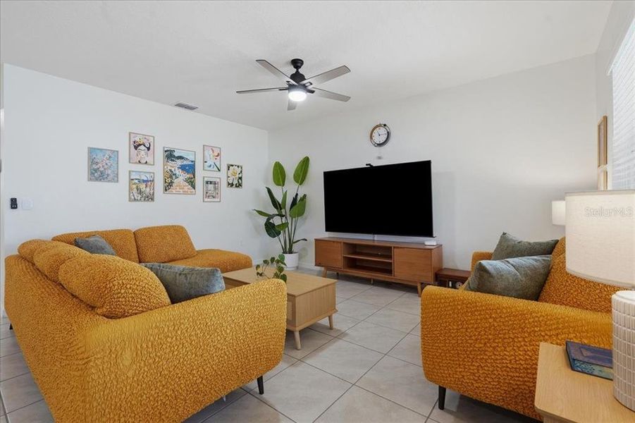 Furnished interior view inside a new home in Eden Hills, Lake Alfred (Image 5).