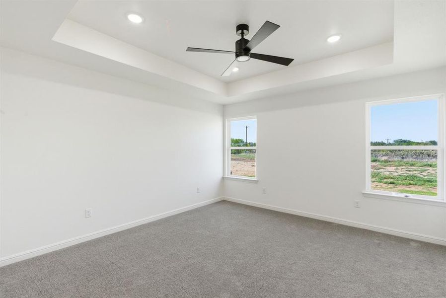 Spacious, unfurnished interior of a new home in , Lipan (Image 14).