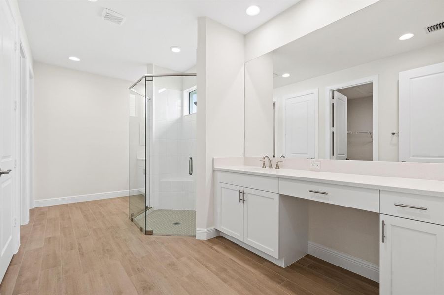 Capistrano Grande_4018 Tower Pointe Wy_L