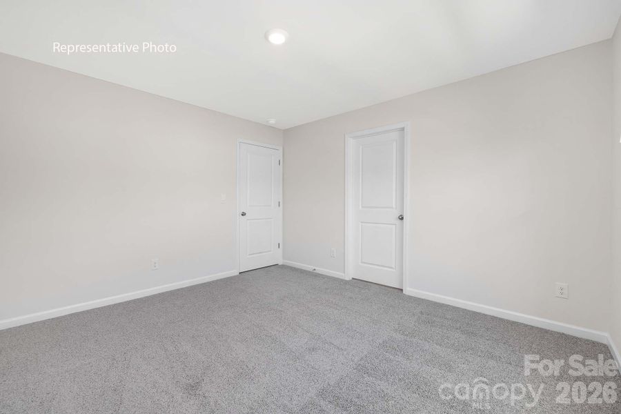 Spacious, unfurnished interior of a new home in Sylvan Creek, Denver (Image 40).