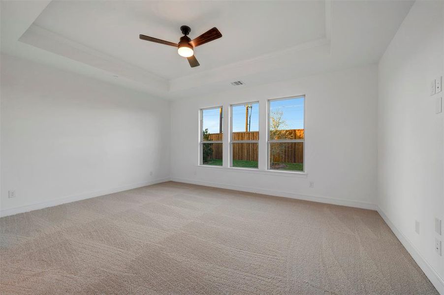 Spacious, unfurnished interior of a new home in Kreymer at the Park, Wylie (Image 26).