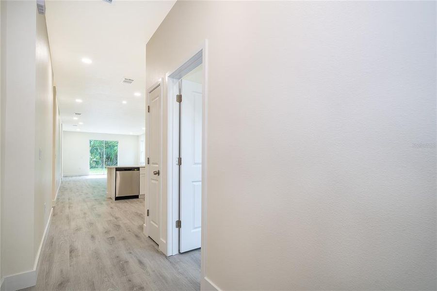 Spacious, unfurnished interior of a new home in , Sanford (Image 9).