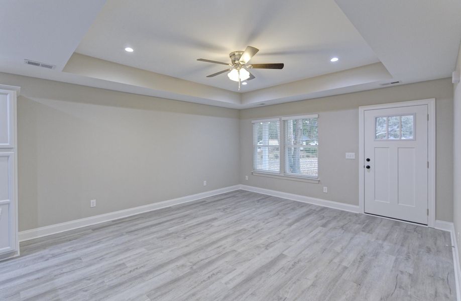 Spacious, unfurnished interior of a new home in , Summerville (Image 33).