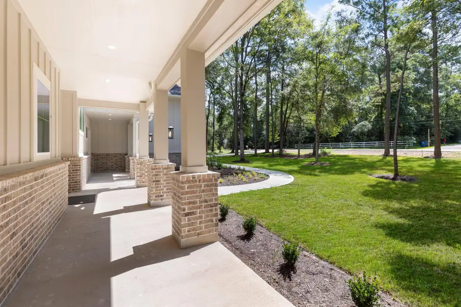 Plenty of space for watching the world- or deer- go by! Plenty of space for watching the world- or deer- go by!