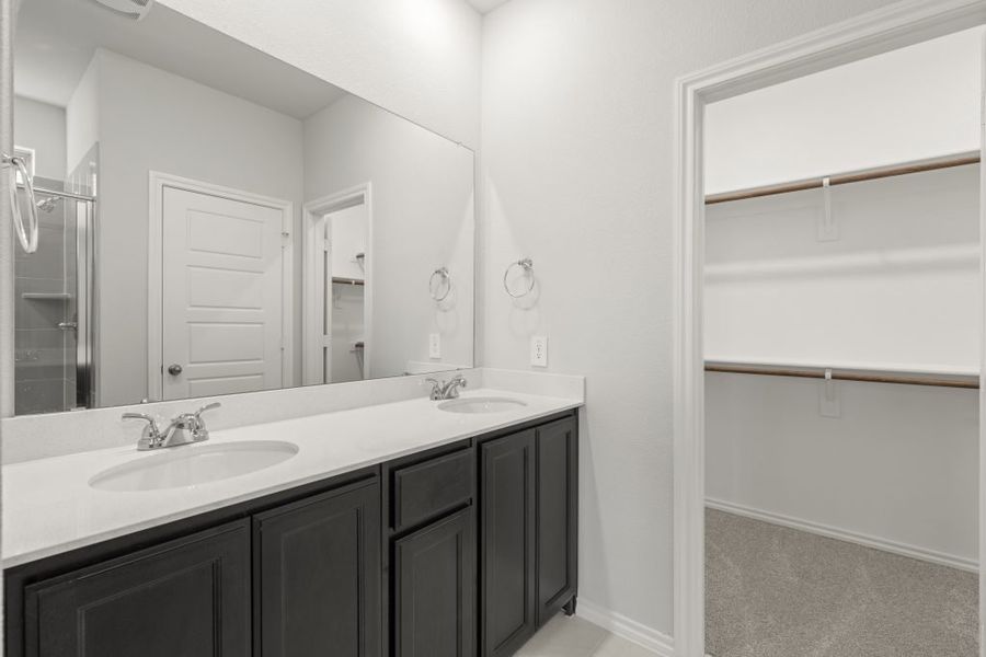 Representative furnished interior of a home built from the Birch by Impression Homes in Churchill, Anna (Image 14).