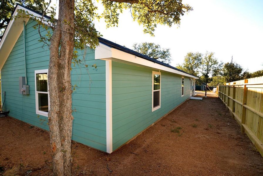 Exterior details and patio area of a home in , Kingsland (Image 16).