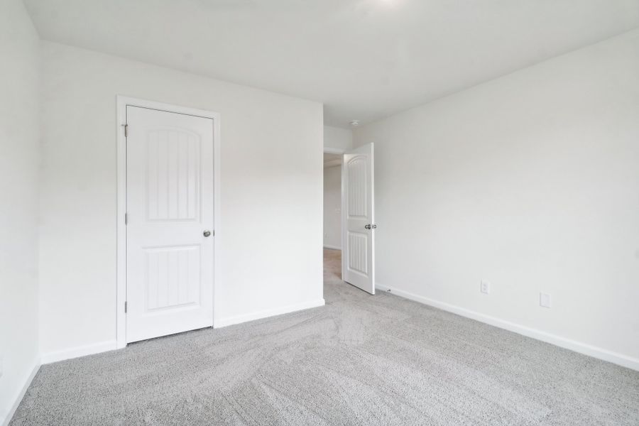Spacious, unfurnished interior of a new home in Portrait Hills, Aiken (Image 17).