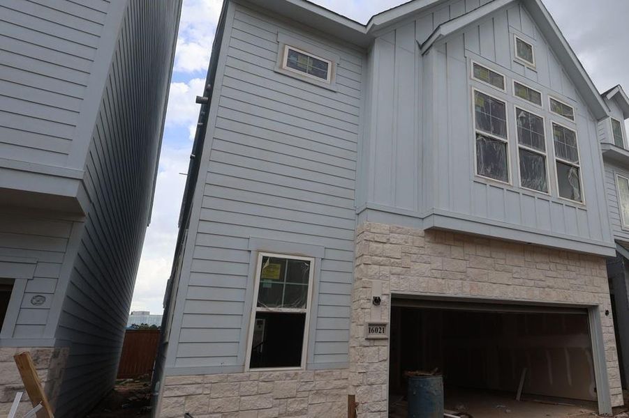 Welcome to The Bermuda by David Weekley Homes. **HOME ESTIMATED TO BE COMPLETE SEPTEMBER 2026** Welcome to The Bermuda by David Weekley Homes. **HOME ESTIMATED TO BE COMPLETE SEPTEMBER 2026**