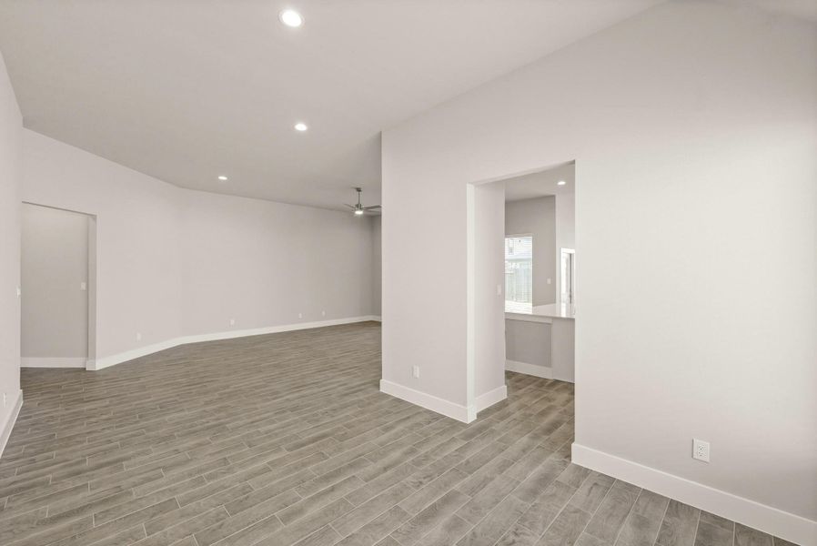 Spacious, unfurnished interior of a new home in Briarwood Crossing, Rosenberg (Image 24). Spacious, unfurnished interior of a new home in Briarwood Crossing, Rosenberg (Image 24).