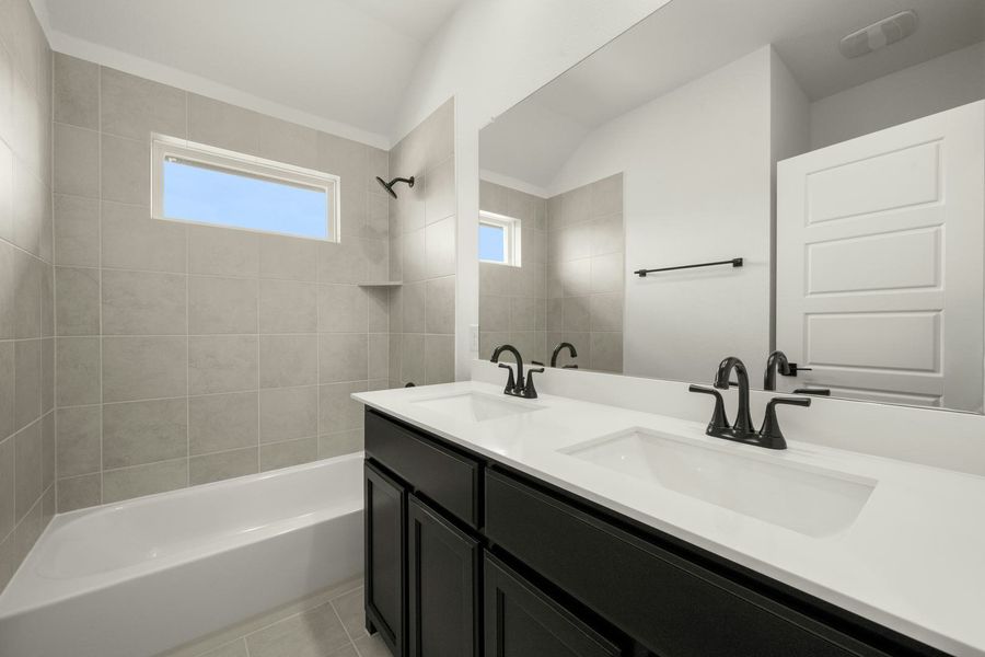 Furnished interior view inside a new home in Kentsdale Farms, DeSoto (Image 16).
