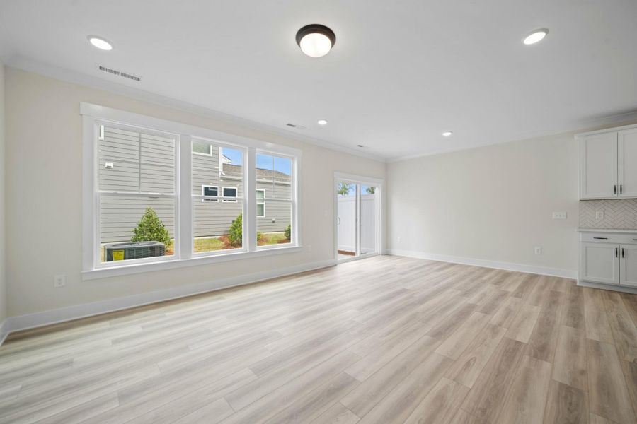 Spacious, unfurnished interior of a new home in Harbor Crossing, Greensboro (Image 15).