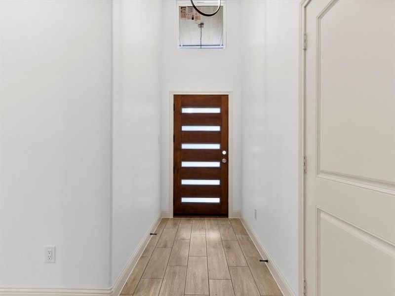 Spacious, unfurnished interior of a new home in , Granbury (Image 33).