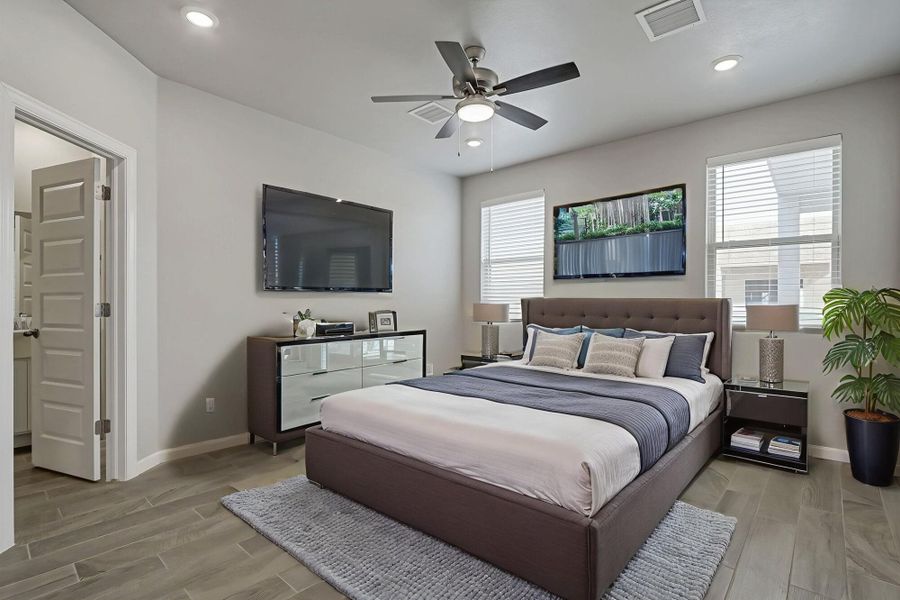 Furnished interior view inside a new home in Paseos Del Este, Horizon City (Image 9).