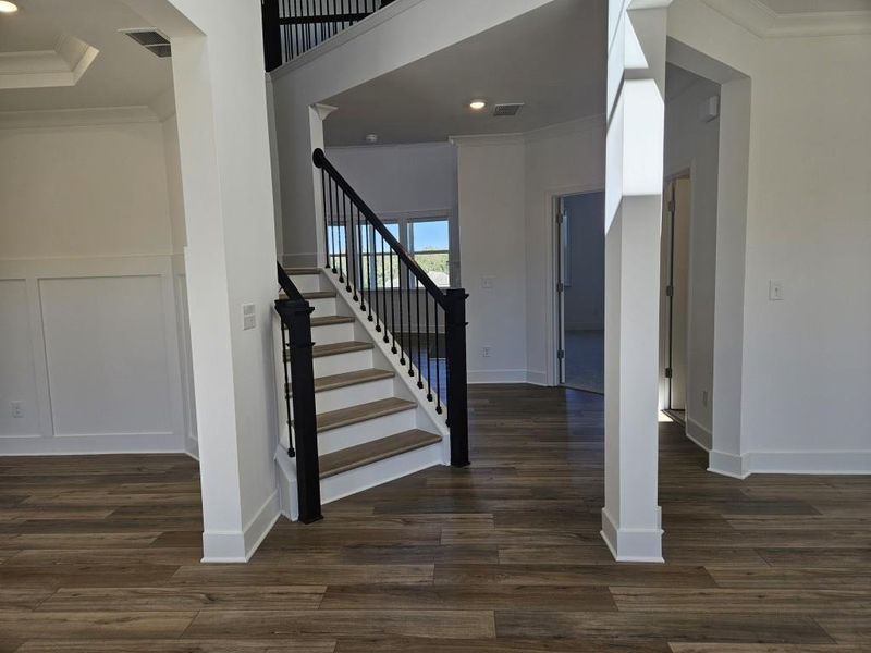 Spacious, unfurnished interior of a new home in Deer Valley, Canton (Image 7).