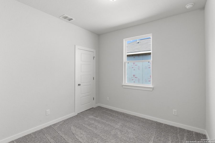 Spacious, unfurnished interior of a new home in Highland Ridge, New Braunfels (Image 15). Spacious, unfurnished interior of a new home in Highland Ridge, New Braunfels (Image 15).