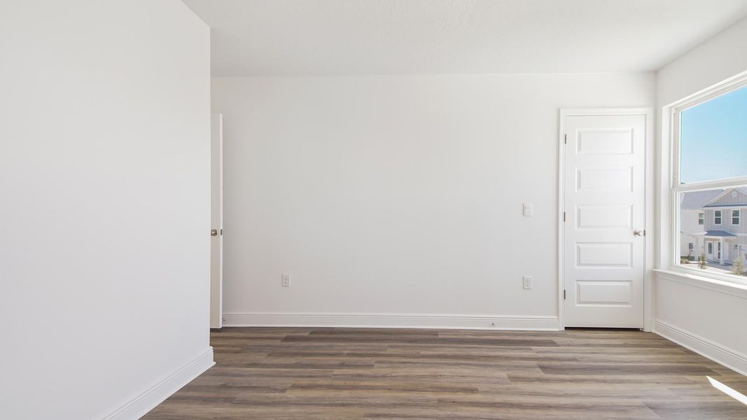 Spacious, unfurnished interior of a new home in Sanctuary Beach, Panama City Beach (Image 33).