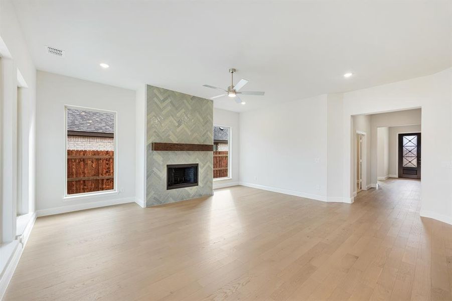 Spacious, unfurnished interior of a new home in The Retreat at North Grove 60, Waxahachie (Image 28). Spacious, unfurnished interior of a new home in The Retreat at North Grove 60, Waxahachie (Image 28).