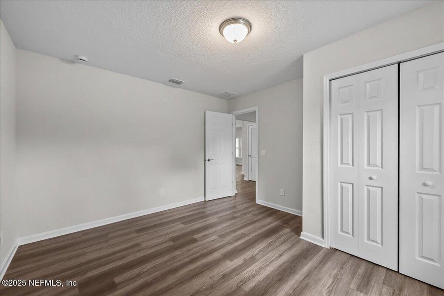 Spacious, unfurnished interior of a new home in , Palatka (Image 11).