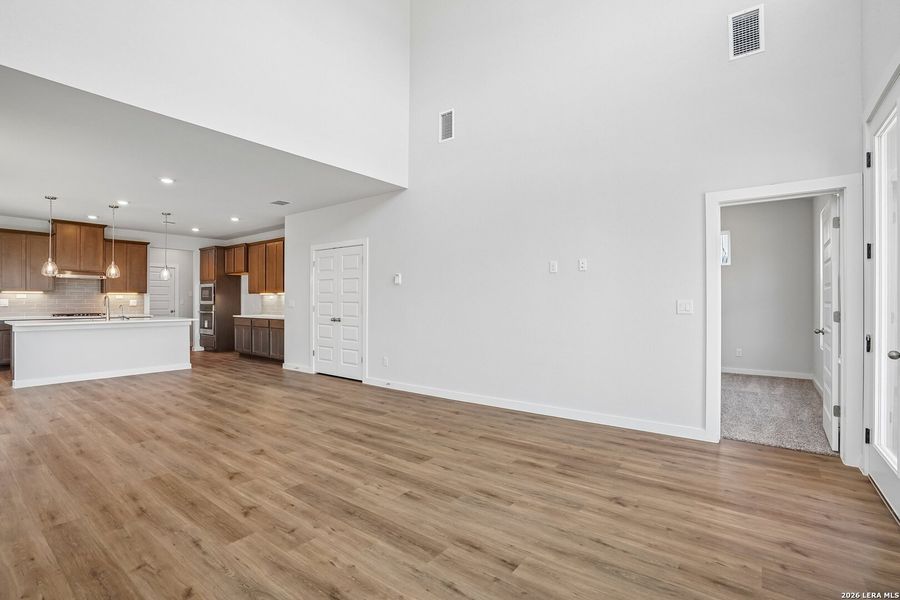 Spacious, unfurnished interior of a new home in August Fields, New Braunfels (Image 12).