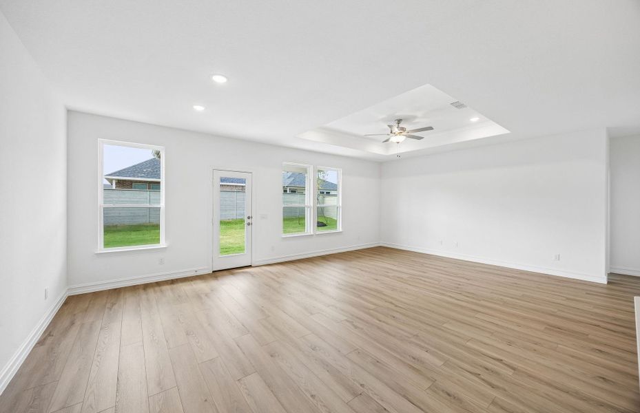 Spacious, unfurnished interior of a new home in Treeline, Justin (Image 18).