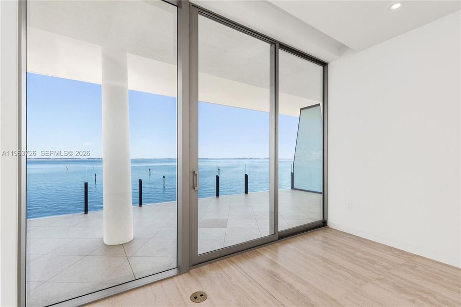 Spacious, unfurnished interior of a new home in , Miami (Image 18).