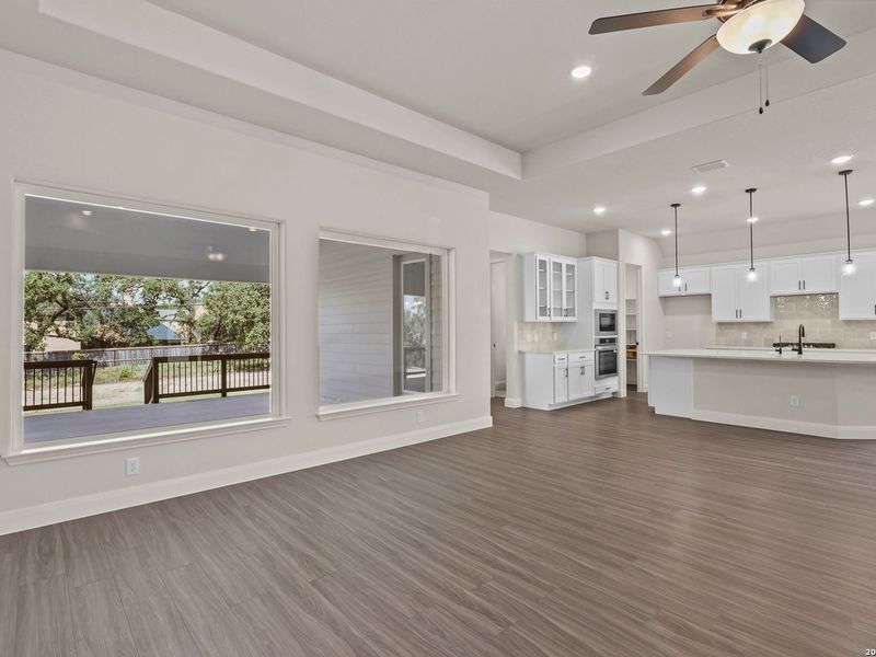 Spacious, unfurnished interior of a new home in Potranco Oaks, Castroville (Image 24).