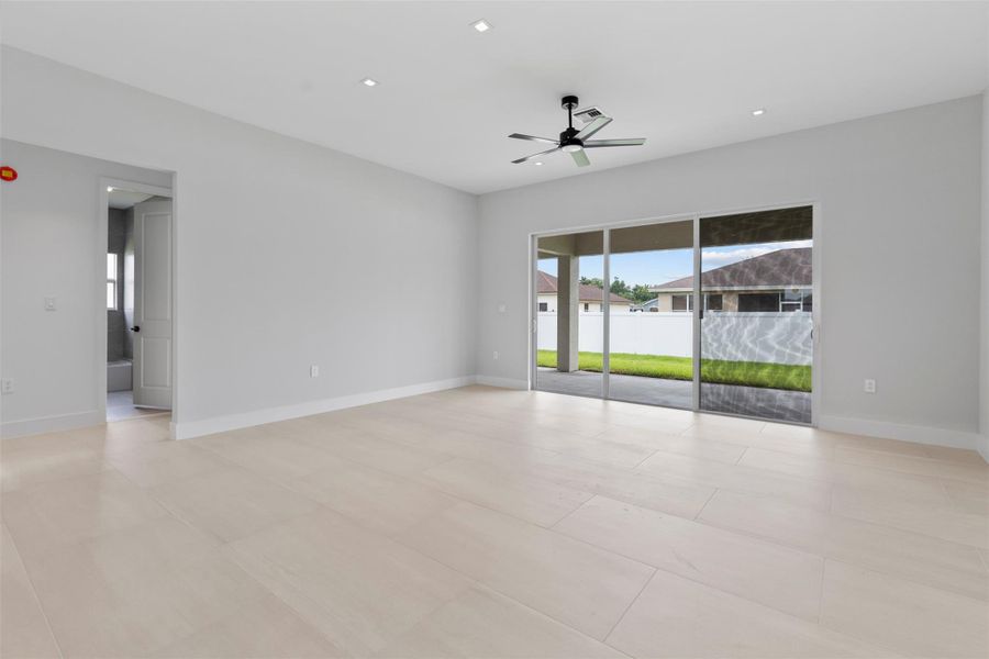 Spacious, unfurnished interior of a new home in , Port St. Lucie (Image 34).