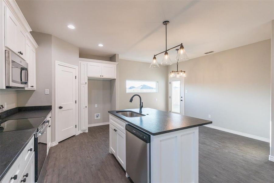 Furnished interior view inside a new home in , Abilene (Image 11).