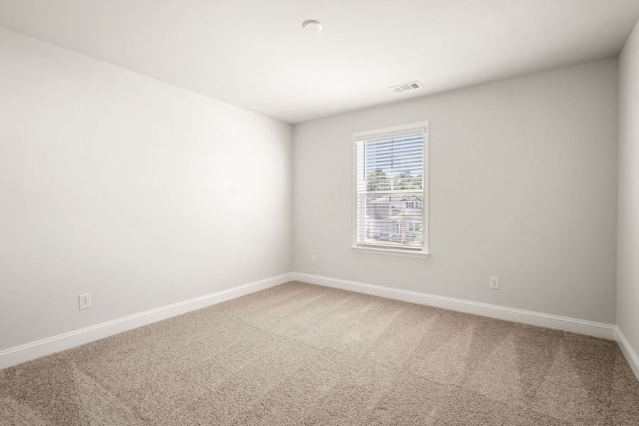 Spacious, unfurnished interior of a new home in Waterways, Richmond Hill (Image 22).