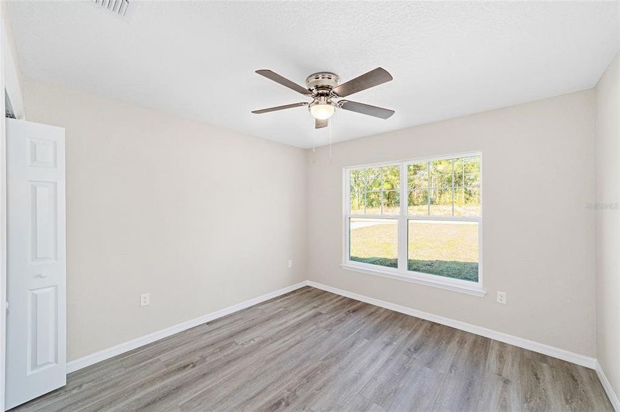 Spacious, unfurnished interior of a new home in , Dunnellon (Image 22).