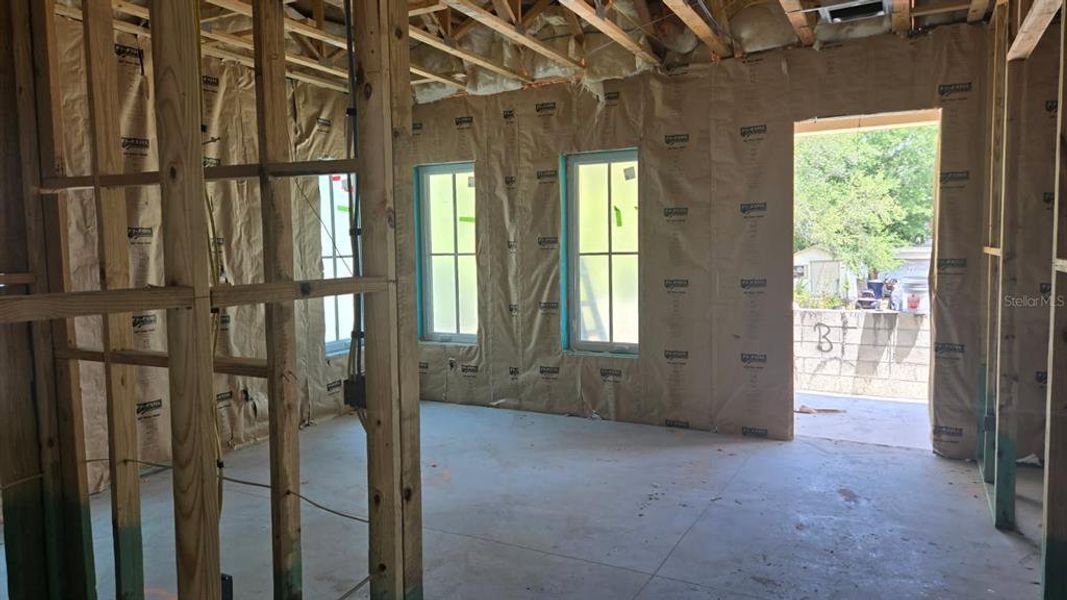 Spacious, unfurnished interior of a new home in , Tampa (Image 30).