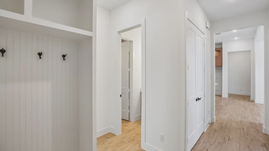 Spacious, unfurnished interior of a new home in Riceland 60',65',70', Mont Belvieu (Image 37).