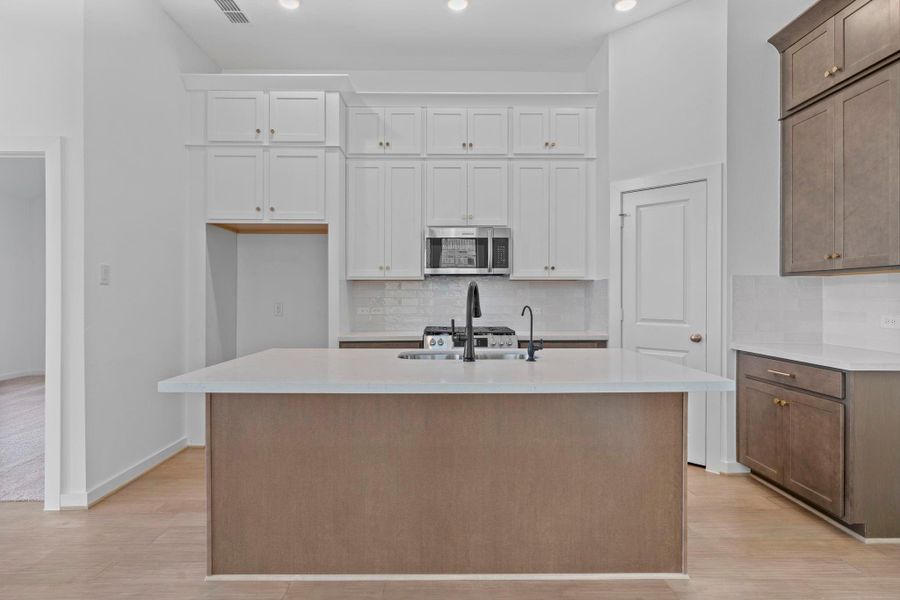 Furnished interior view inside a new home in , Missouri City (Image 7).