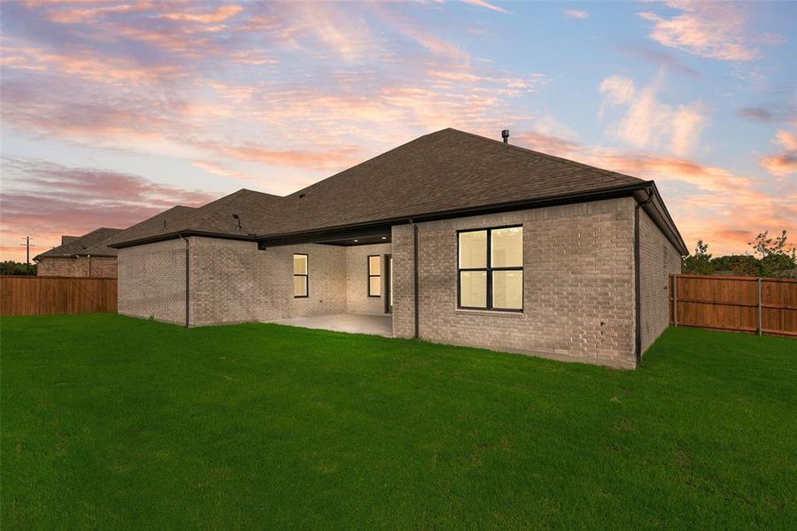 Front exterior of a new home in Lincoln Pointe, Van Alstyne, TX, highlighting curb appeal (Image 19). Front exterior of a new home in Lincoln Pointe, Van Alstyne, TX, highlighting curb appeal (Image 19).