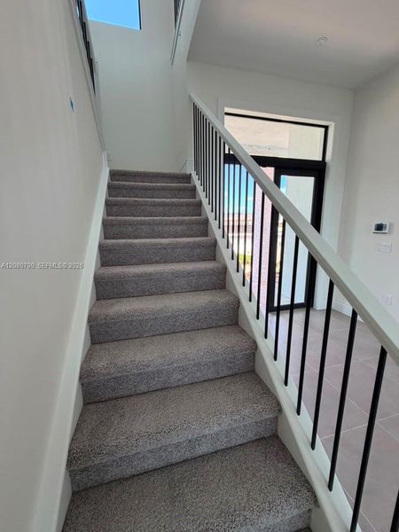Spacious, unfurnished interior of a new home in , Miami Lakes (Image 11).