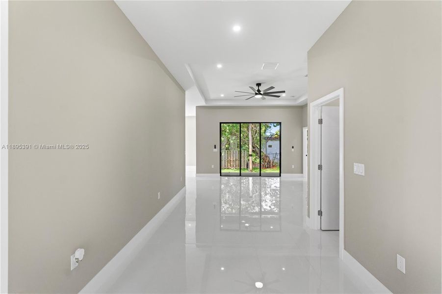 Spacious, unfurnished interior of a new home in , Oakland Park (Image 20). Spacious, unfurnished interior of a new home in , Oakland Park (Image 20).