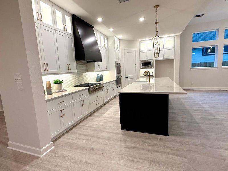 Another view of this gorgeous Kitchen Another view of this gorgeous Kitchen