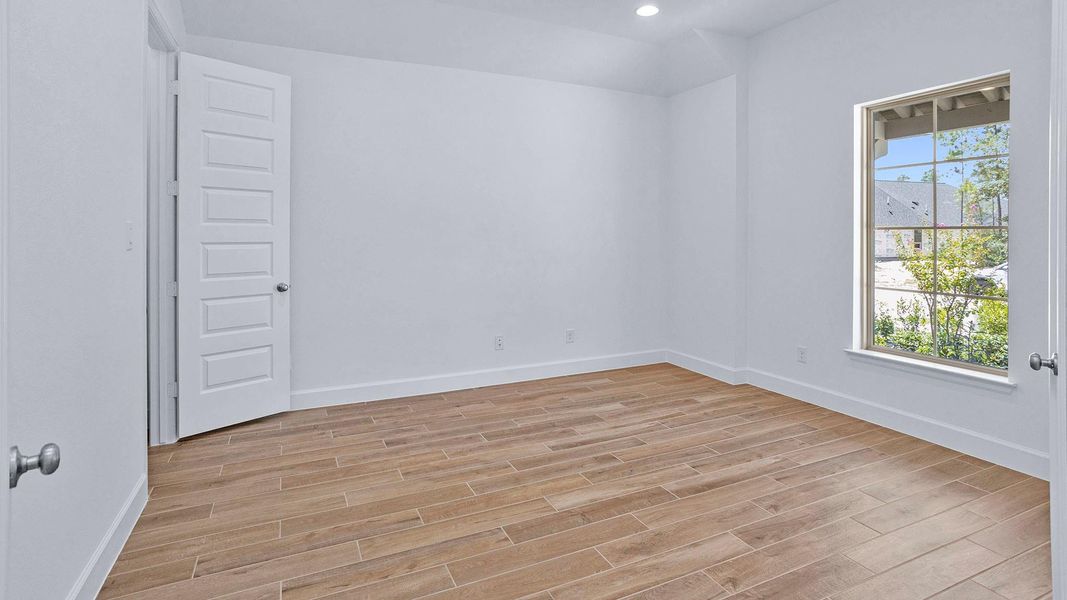 Spacious, unfurnished interior of a new home in Woodhavyn, Magnolia (Image 15).