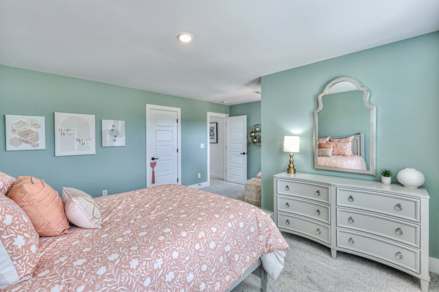 *Furnished model home example. Selections & finishes may vary. *Furnished model home example. Selections & finishes may vary.